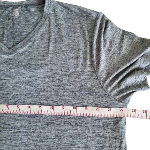 32 Degrees Cool mens shirt V neck size XL gray color short sleeve Stretchy - Picture 4 of 5